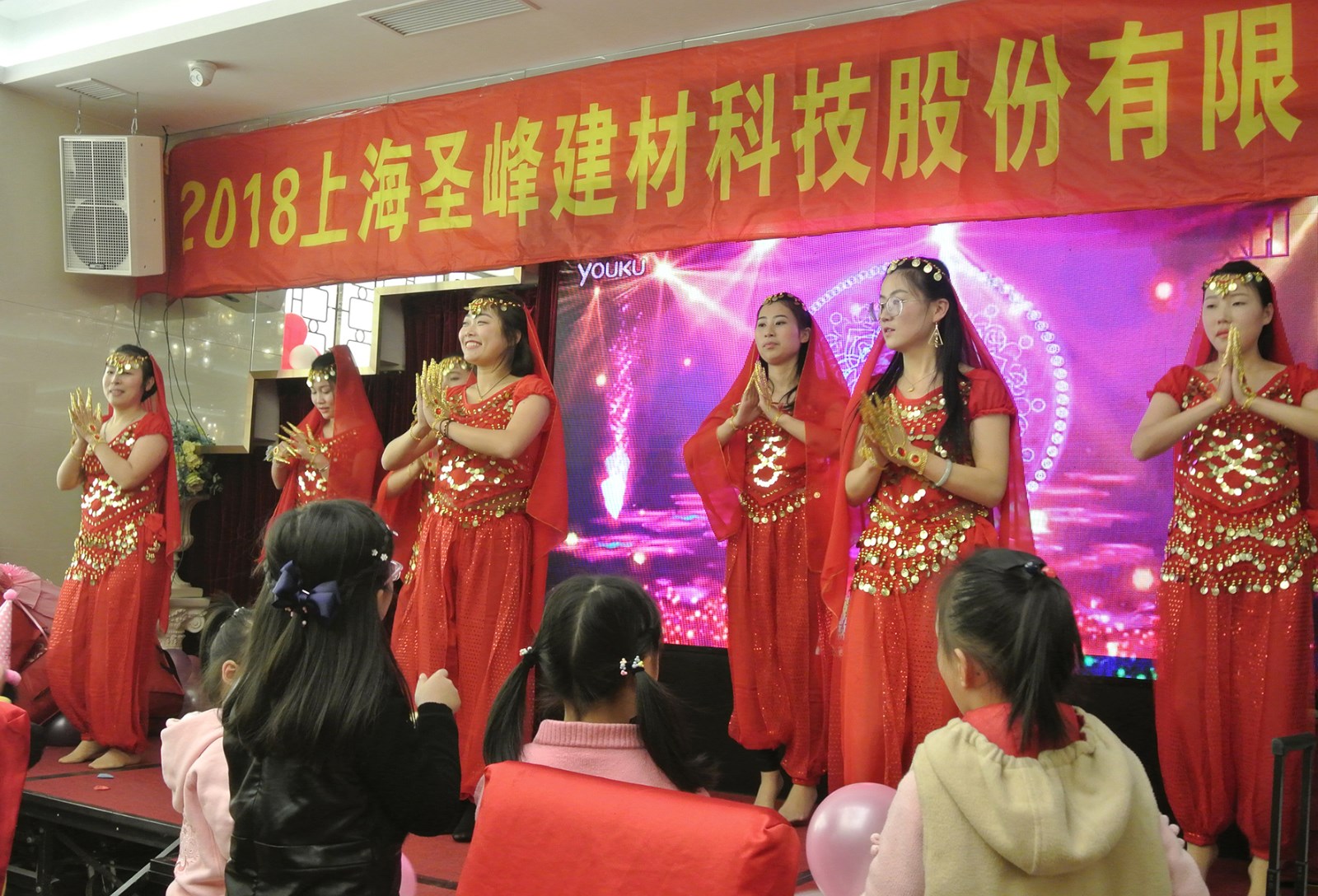 欢乐的跳吧.JPG